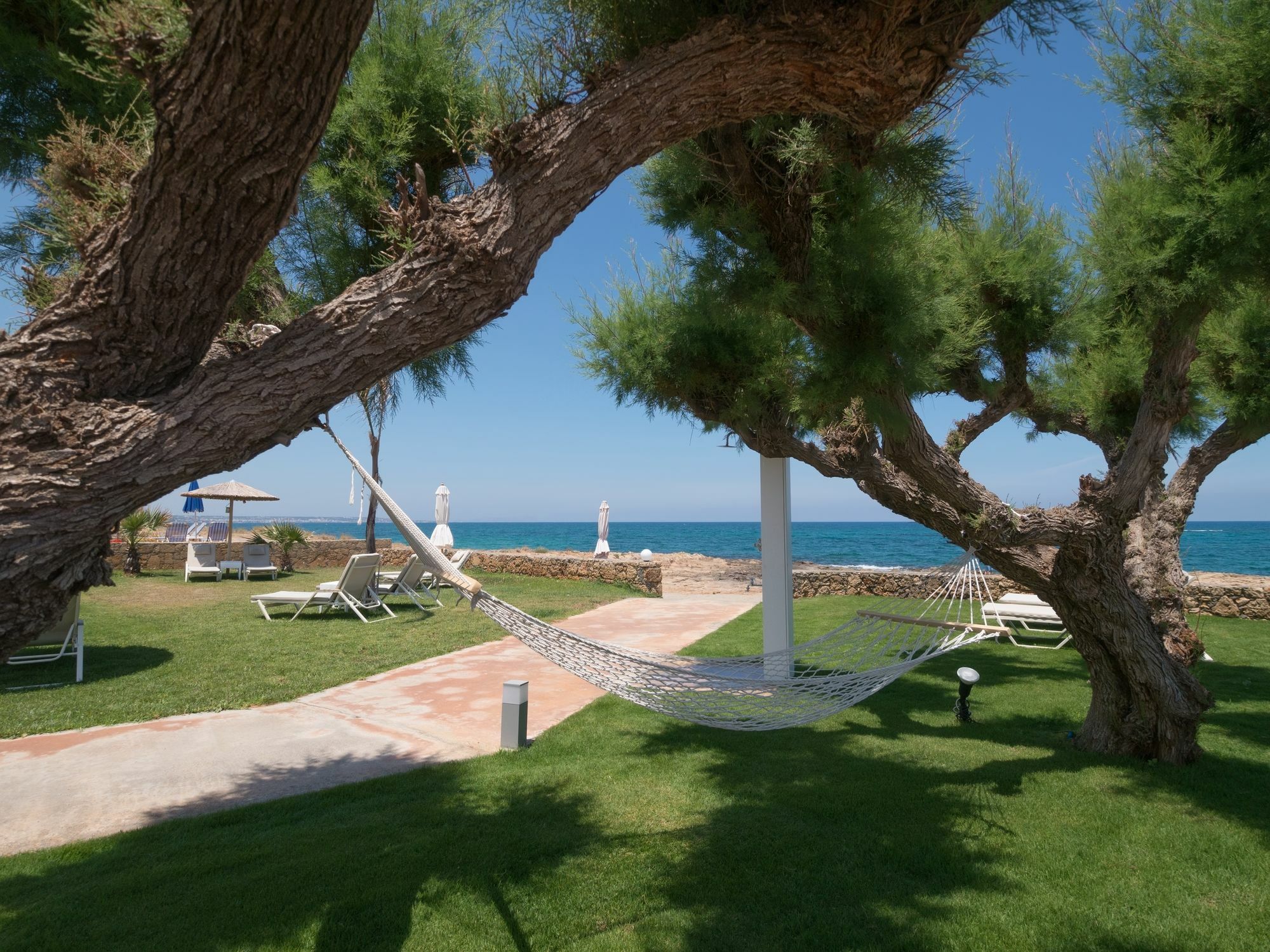 Pyrgos Beach Hotel Apartments Малиа Экстерьер фото