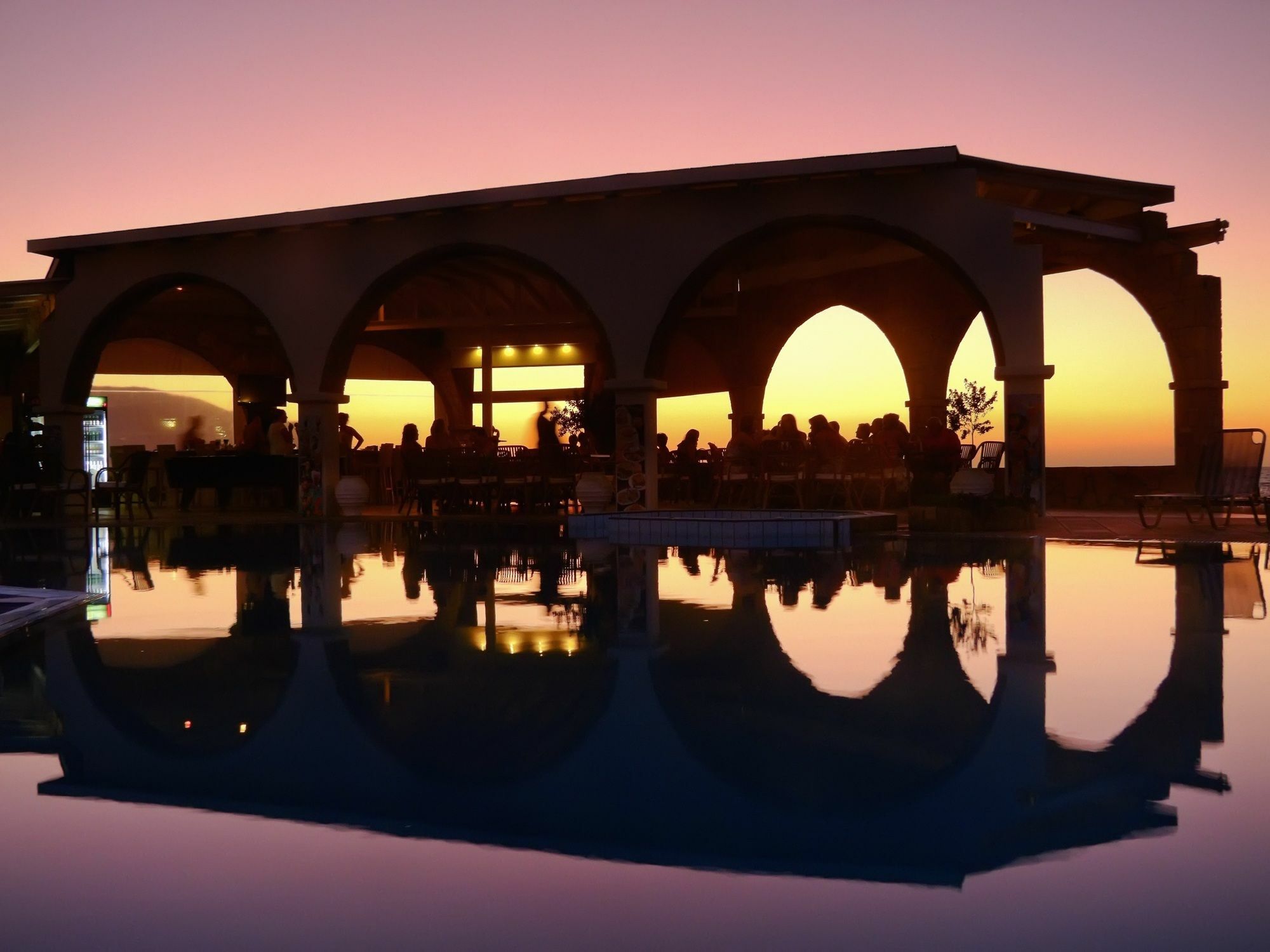 Pyrgos Beach Hotel Apartments Малиа Экстерьер фото