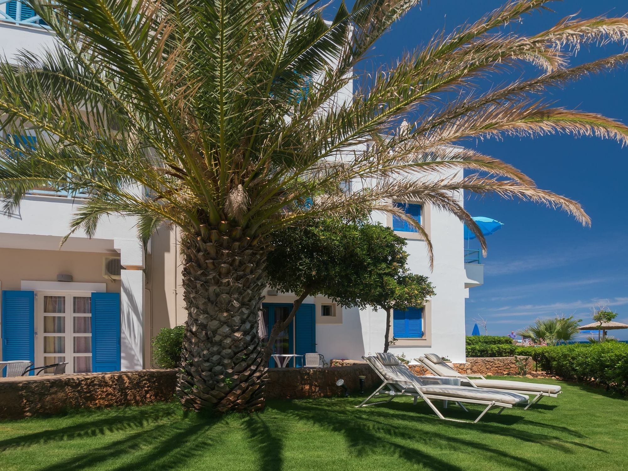 Pyrgos Beach Hotel Apartments Малиа Экстерьер фото
