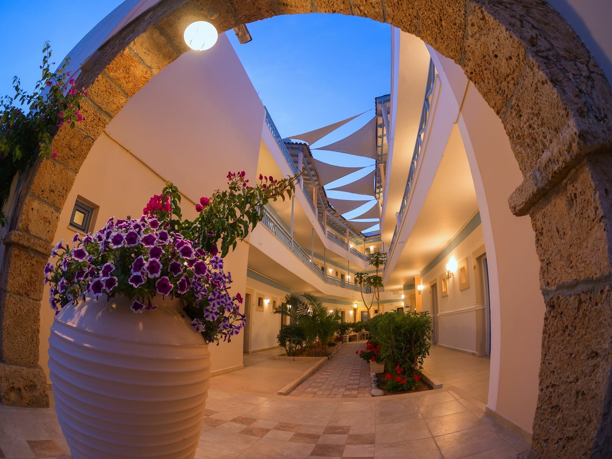 Pyrgos Beach Hotel Apartments Малиа Экстерьер фото